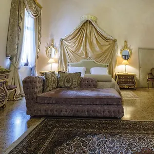 Palazzo Ca' Bernardo By Francesco Molon , Venezia Italia